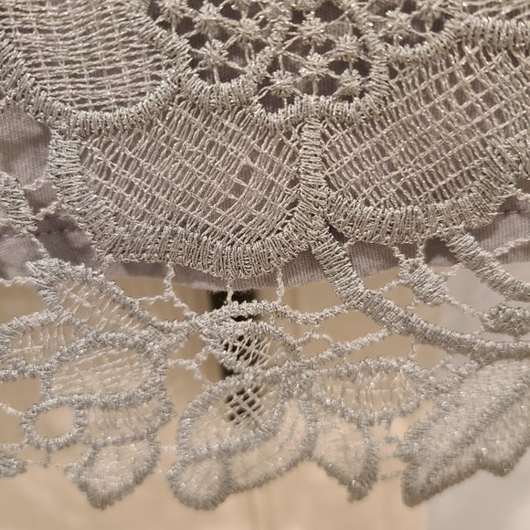 Two embroidered sparkly tops xs - Picture 6 of 6